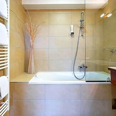 Reinisch Aparthotel 4*